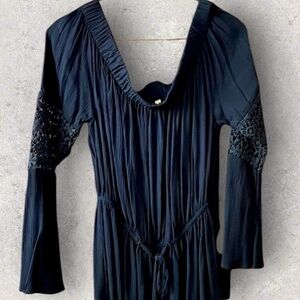 ⭐️ 3 for $10 LAST CHANCE Indulge L off shoulder dress navy blue